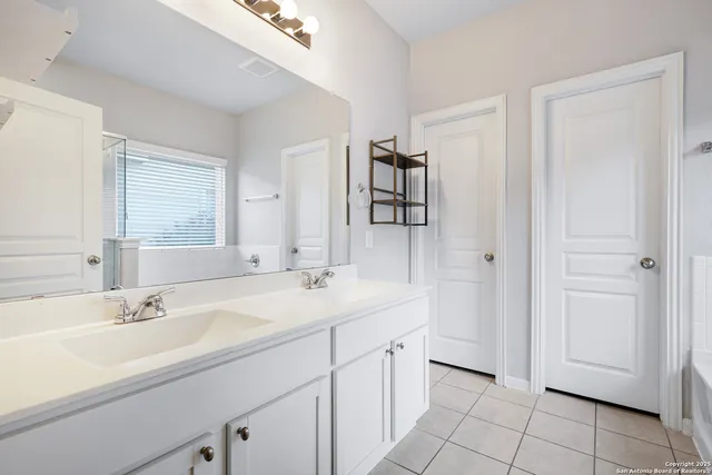 $1,895 | 11523 Verdis Valley, San Antonio, TX 78245