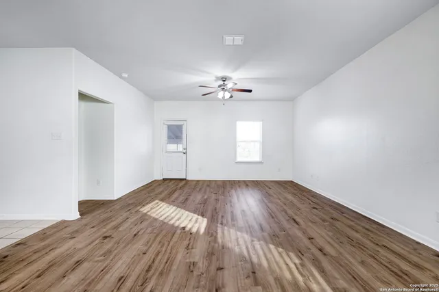 $1,895 | 11523 Verdis Valley, San Antonio, TX 78245