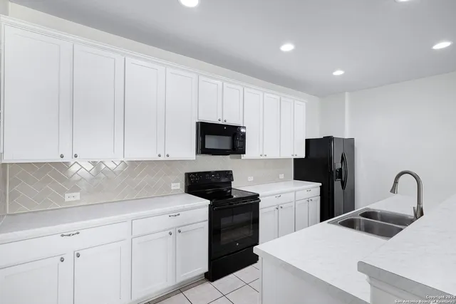 $1,895 | 11523 Verdis Valley, San Antonio, TX 78245