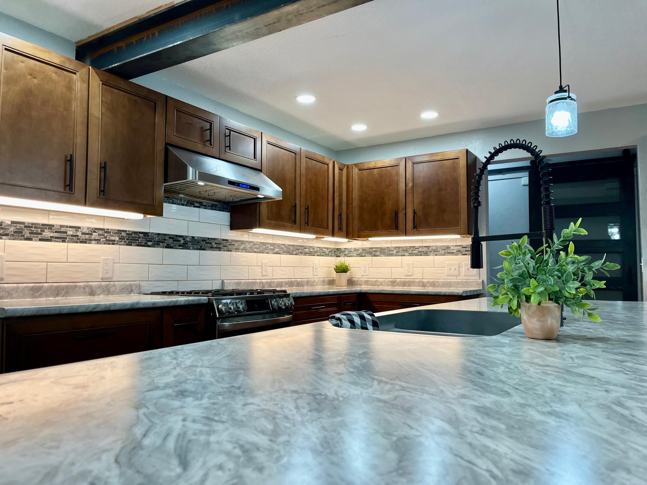 704 Miller Avenue Windom, MN 56101 - Photo 4 of 44