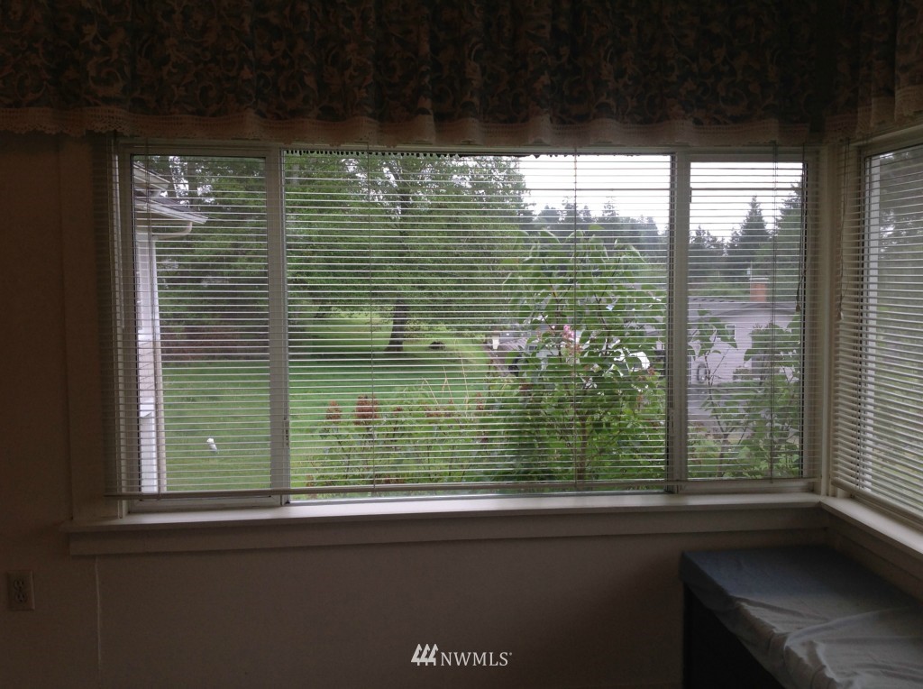 1703 Ranier Street Aberdeen, WA 98520 - Photo 8 of 10 Gallery Image 8