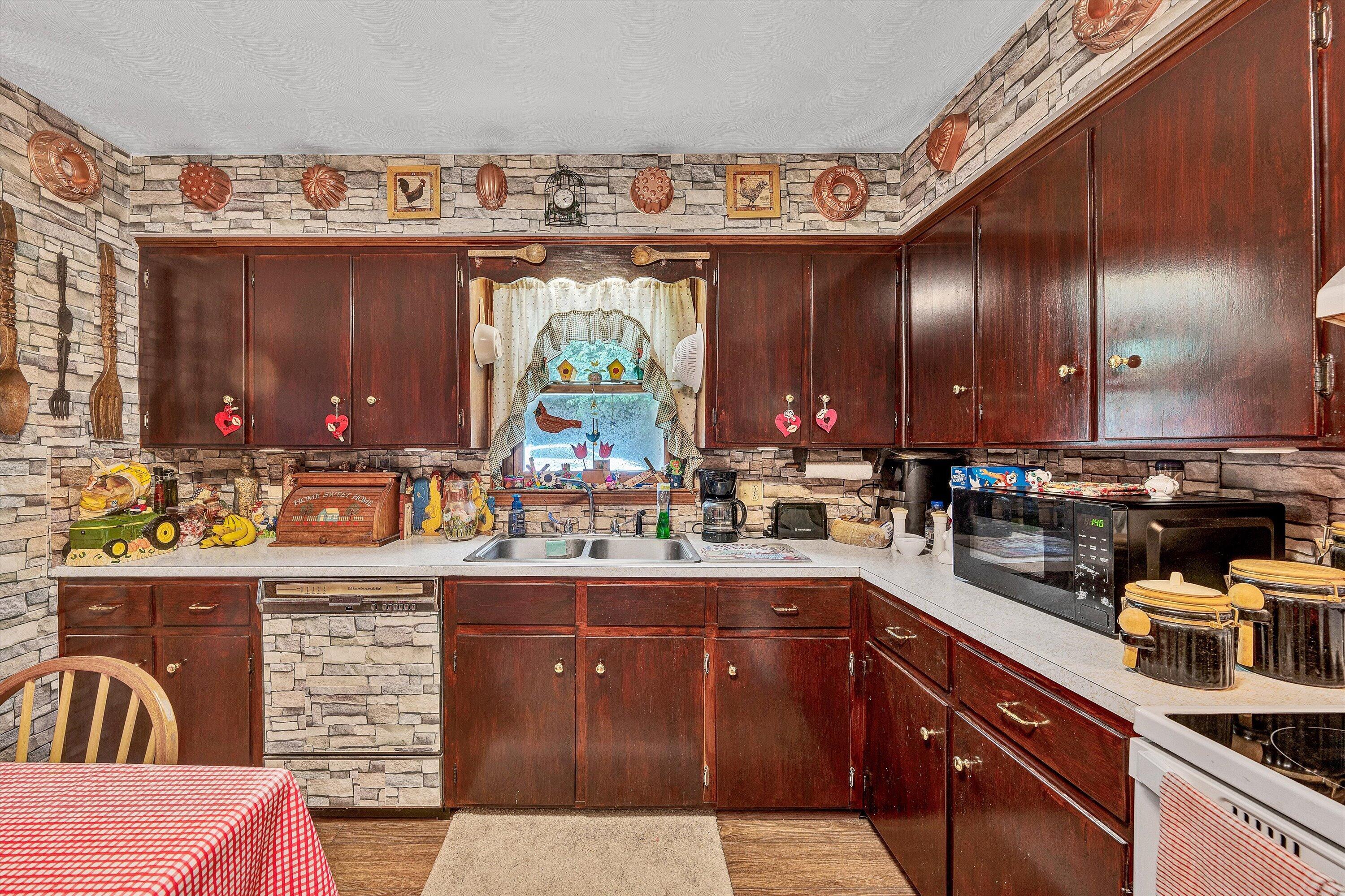 1544 Tulagi Road Vinton, VA 24179 - Photo 8 of 36 08-DSC00223