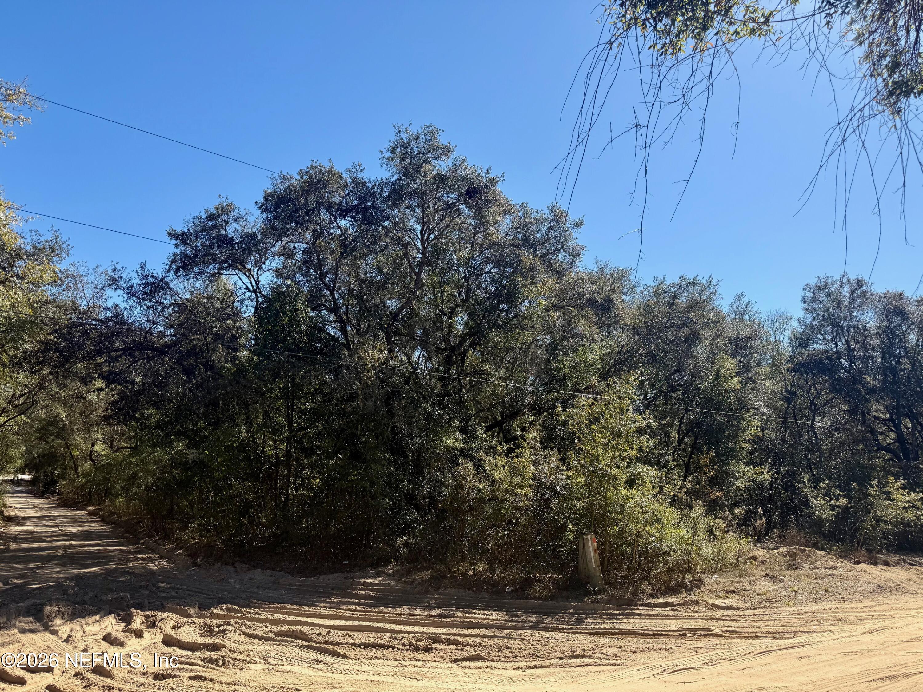 143 Oak Circle Interlachen, FL 32148 - Photo 2 of 4 a view of a terrace