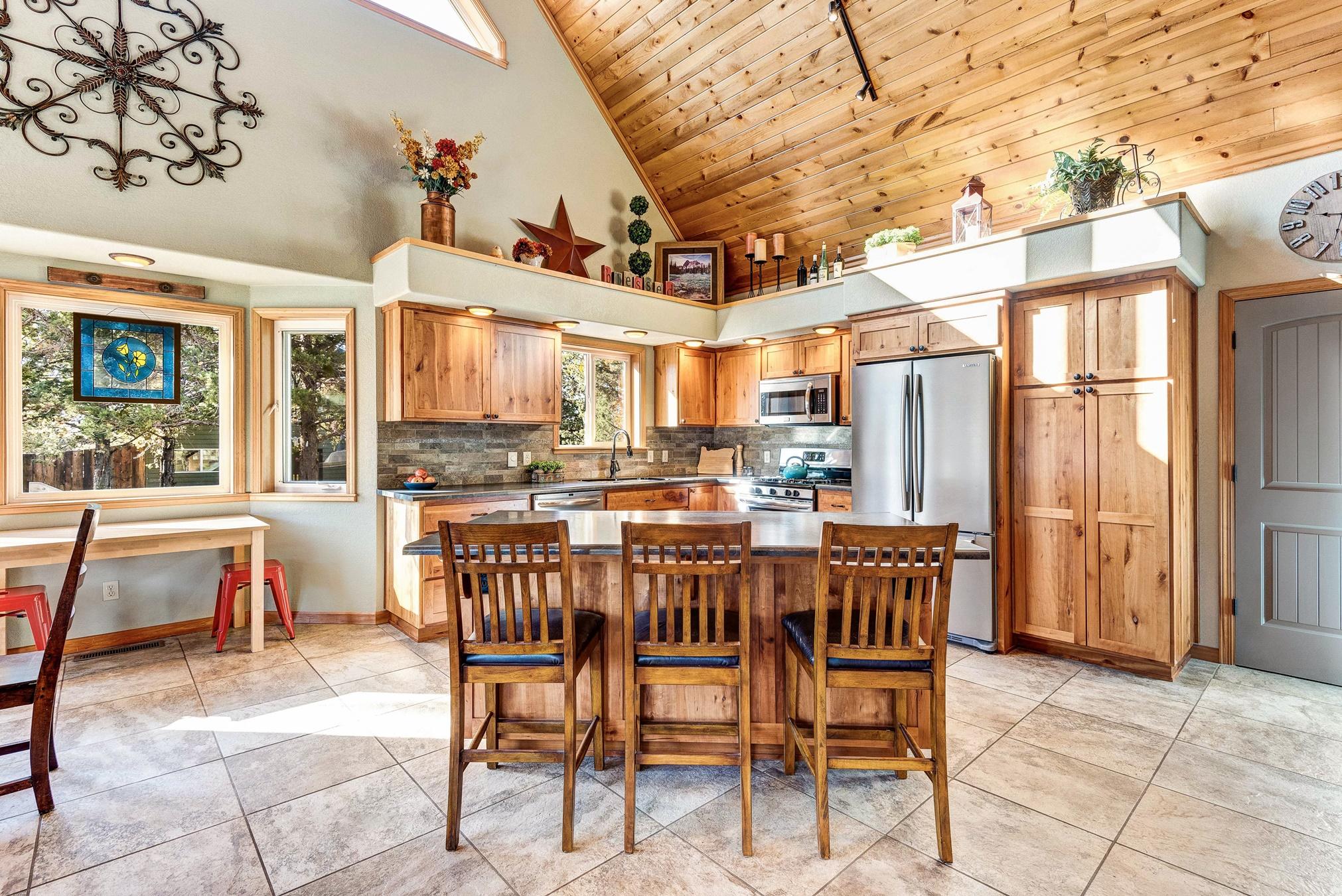 64788 Collins Road Bend, OR 97703 - Photo 10 of 49 10