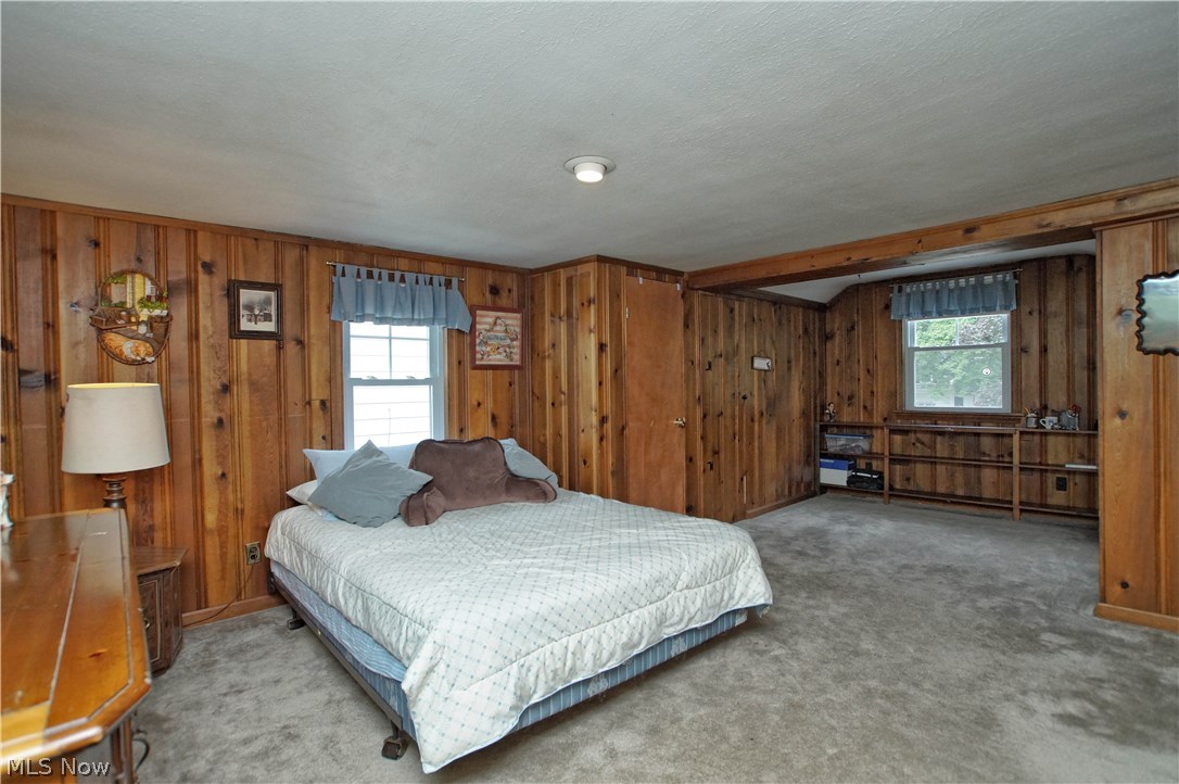 1273 Ford Road Lyndhurst, OH 44124 - Photo 17 of 32 Spacious 2nd bedroom with extra room for a play or reading area and hardwood under carpet.
