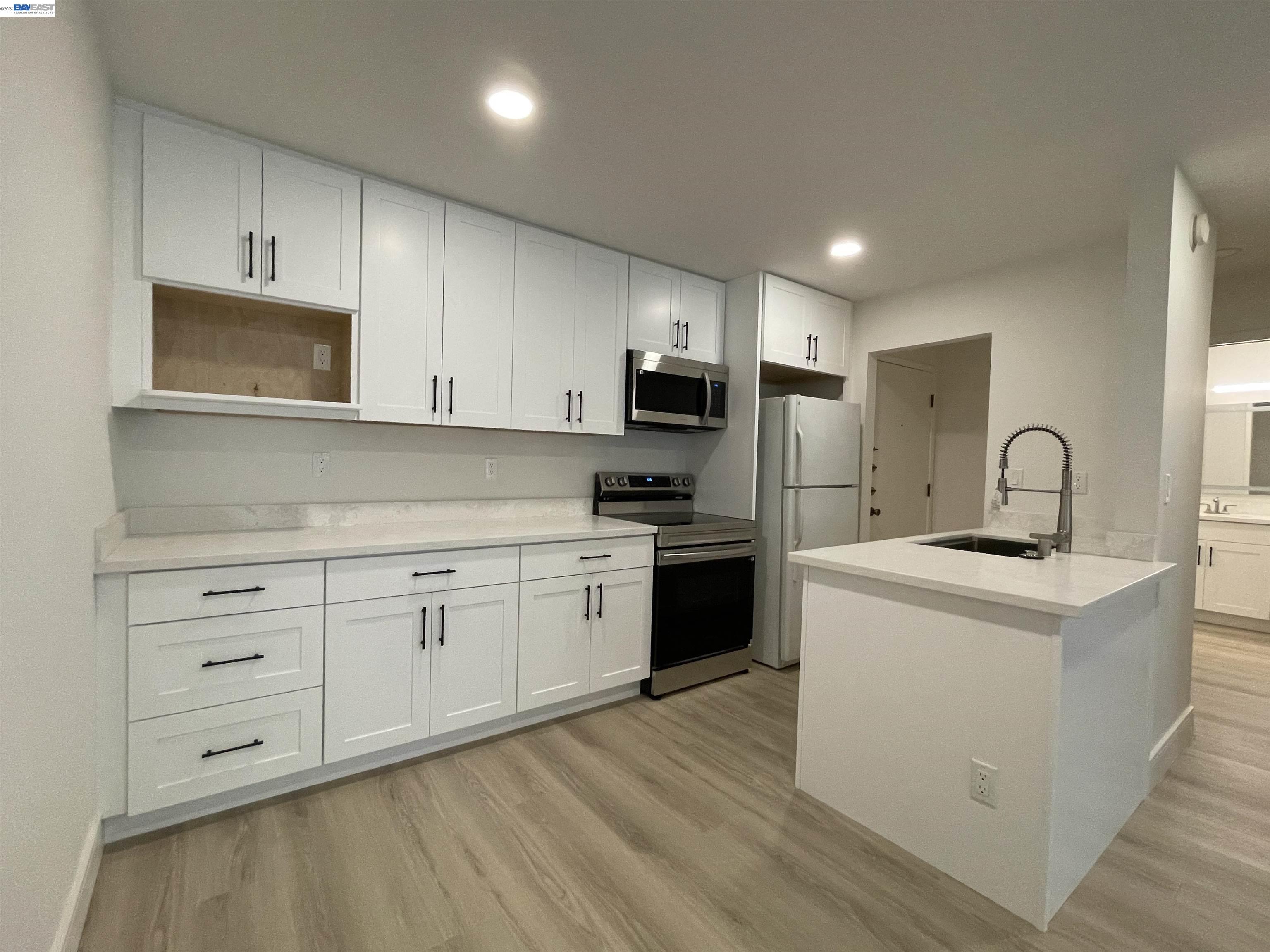 965 Shorepoint Court, Unit 200 Alameda, CA 94501 - Photo 1 of 36