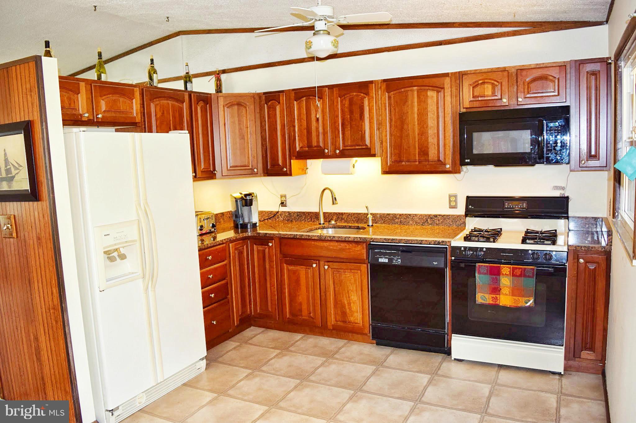616 Banyan Road Edgewood, MD 21040 - Photo 9 of 26 Fully Updated Kitchen w/ Granite, Cherry Cabs!