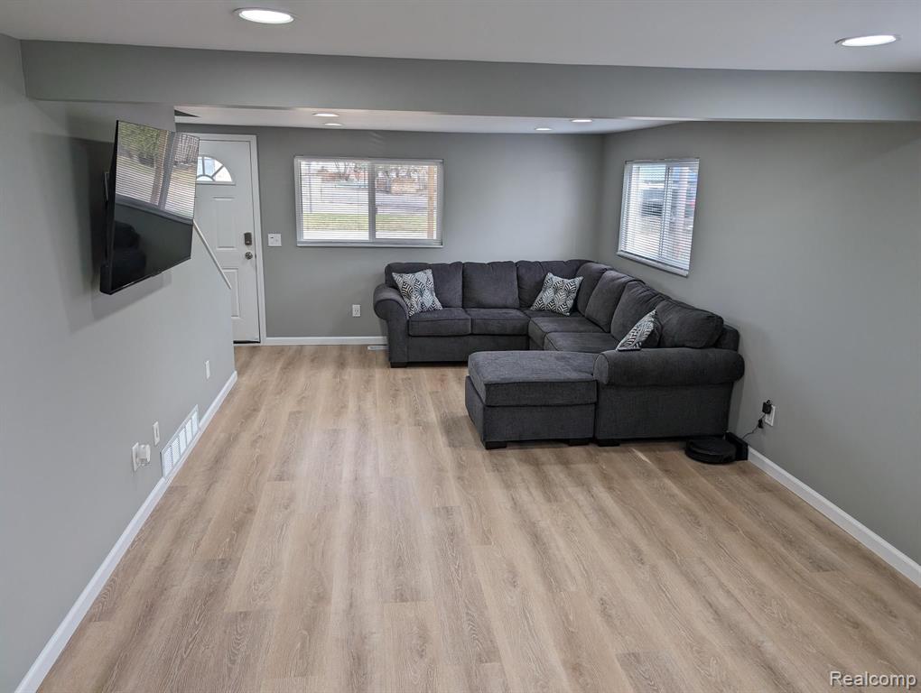 2026 Eberly Road Flint, MI 48532 - Photo 15 of 28 Gallery Image 15