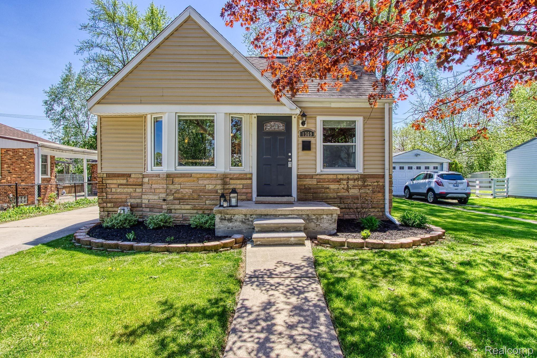 1369 Princeton Road Berkley, MI 48072 - Photo 1 of 38 1 Front.jpg
