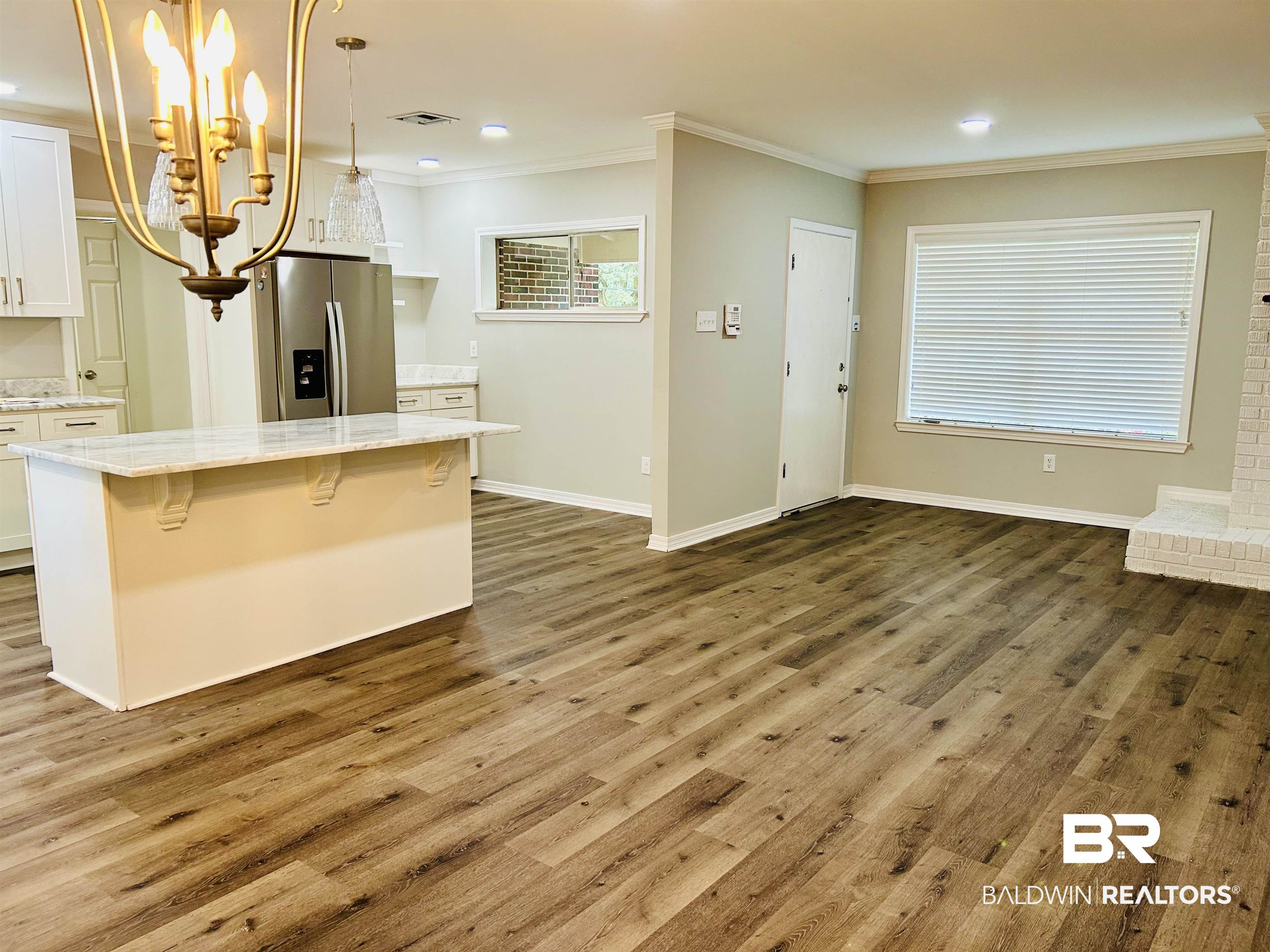 910 Cottage Hill Avenue Mobile, AL 36693 - Photo 8 of 34