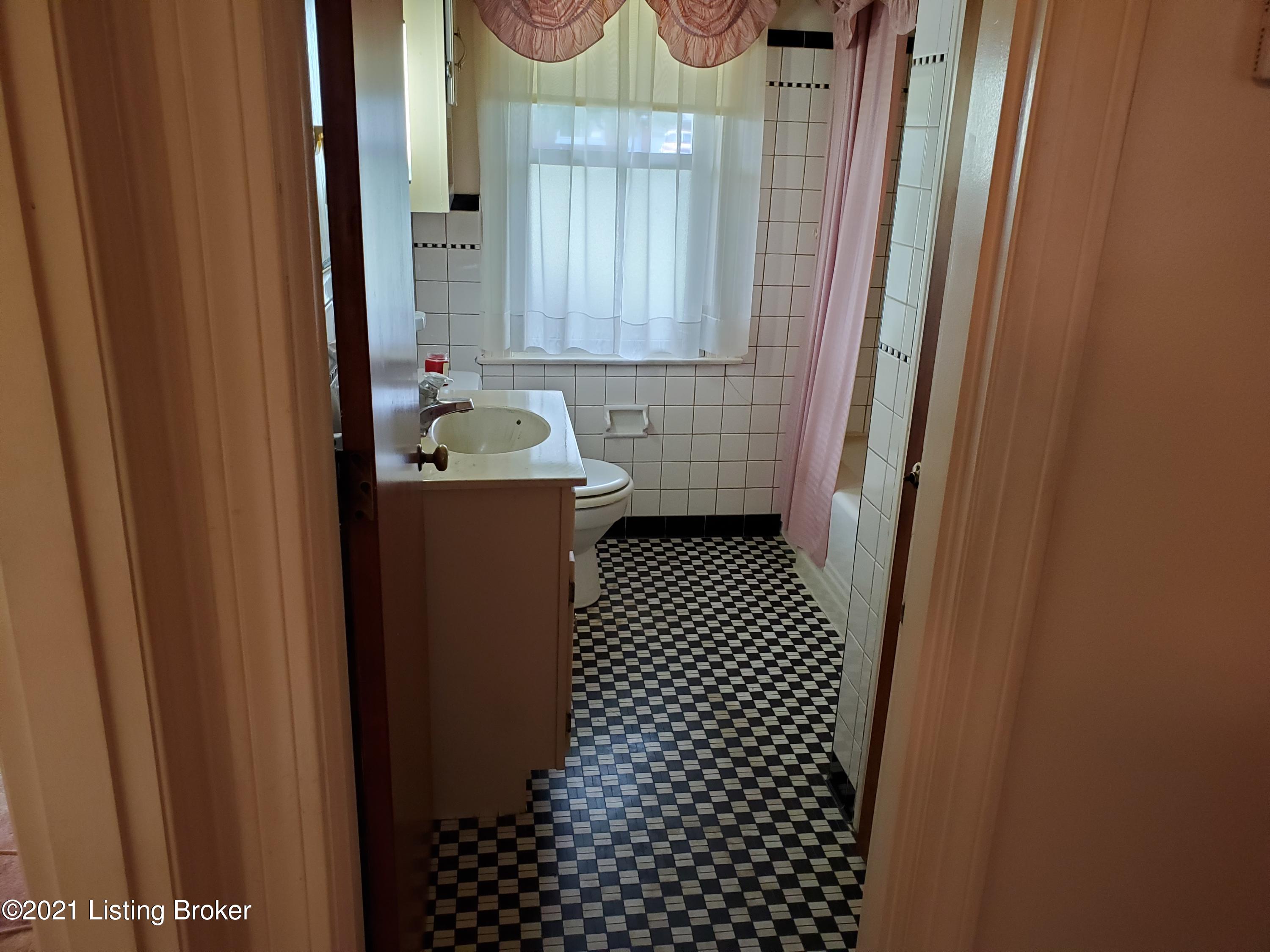 3305 Wessel Road Louisville, KY 40216 - Photo 27 of 29 20210721_174442