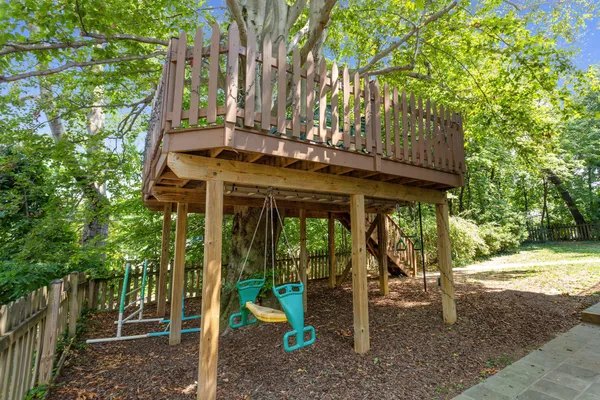 $2,375,000 | 3800 Alton Place Northwest, Washington, DC 20016