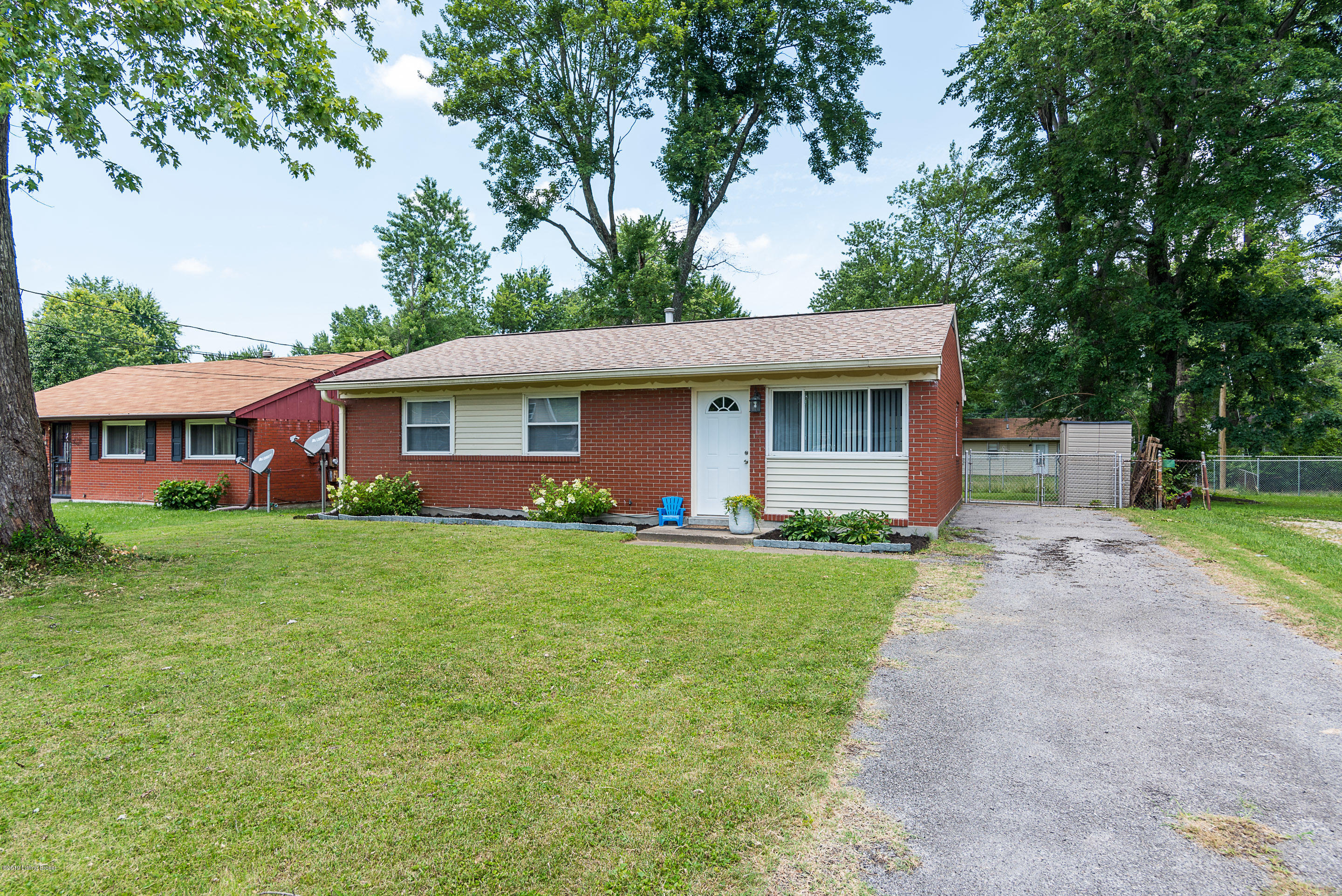 4903 Red Fern Road Louisville, KY 40218 - Photo 1 of 24 Front