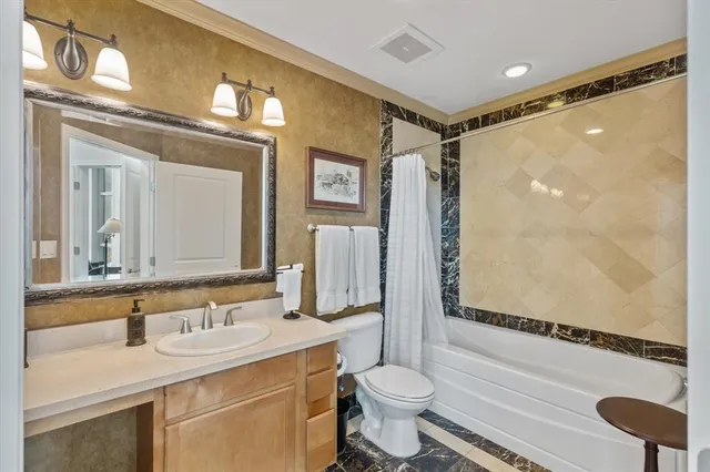 $3,300 | 500 Throckmorton Street, Unit 2301, Fort Worth, TX 76102