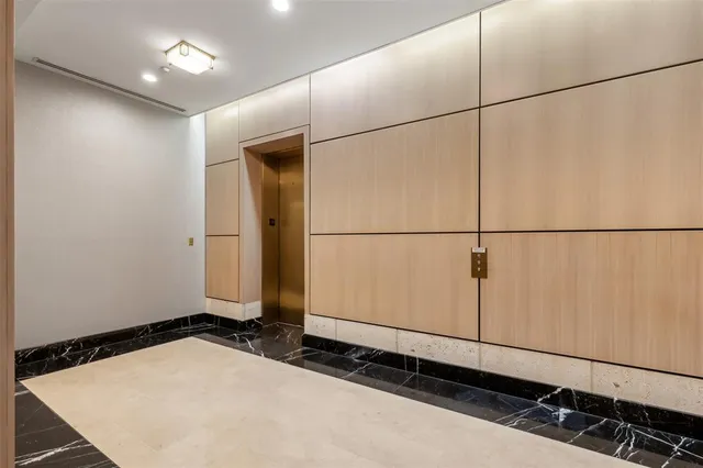 $3,300 | 500 Throckmorton Street, Unit 2301, Fort Worth, TX 76102