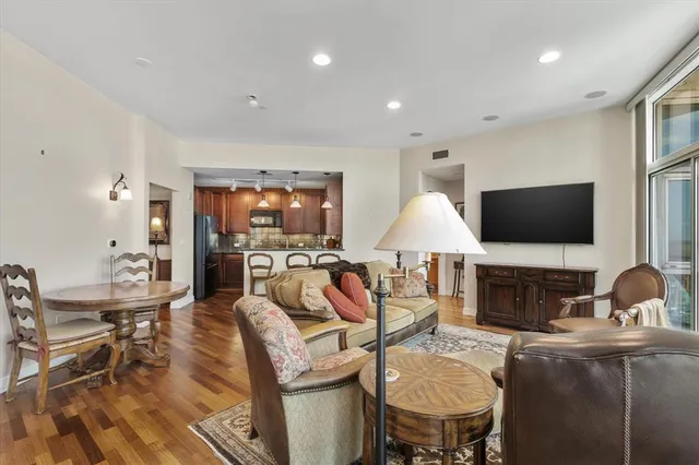 $3,300 | 500 Throckmorton Street, Unit 2301, Fort Worth, TX 76102