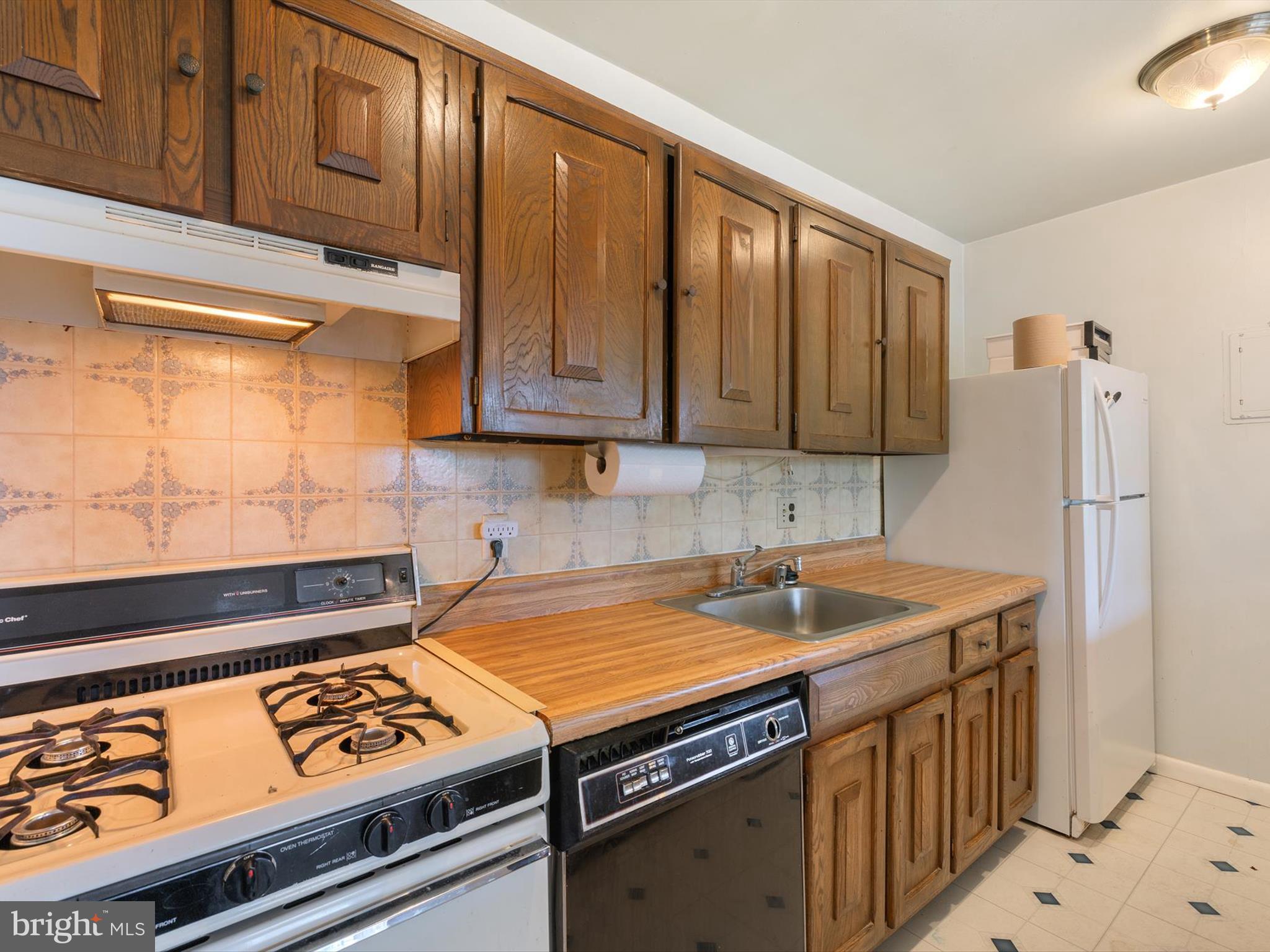 3722 Bel Pre Road, Unit 372211 Silver Spring, MD 20906 - Photo 18 of 31 Gallery Image 18