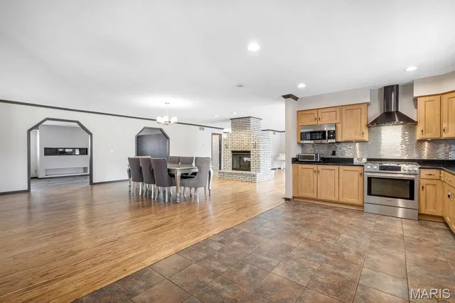 $599,900 | 109 Pecan Lane, Belleville, IL 62223