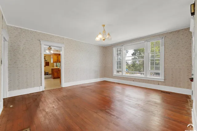 $179,900 | 420 East Woodson Avenue, Lecompton, KS 66050