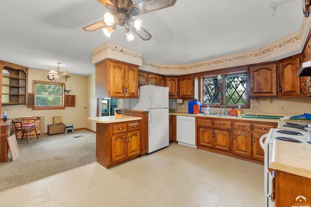 $179,900 | 420 East Woodson Avenue, Lecompton, KS 66050