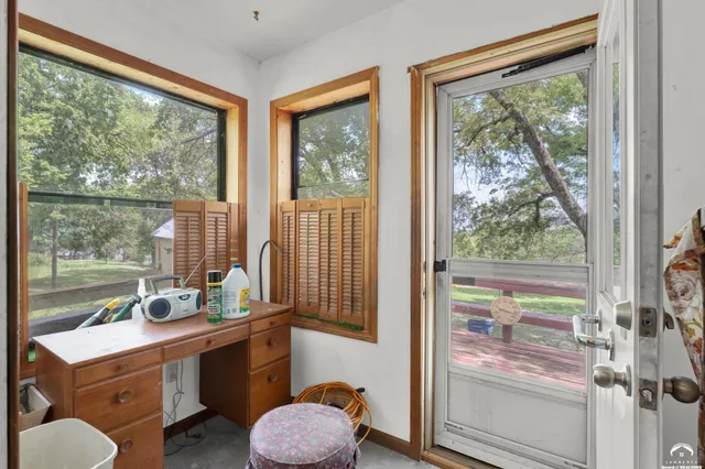 $179,900 | 420 East Woodson Avenue, Lecompton, KS 66050