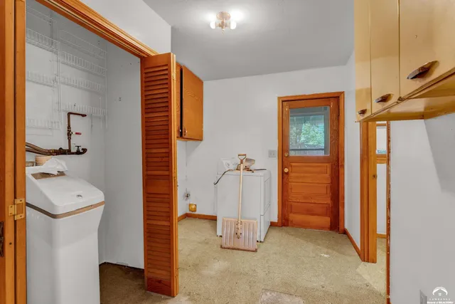 $179,900 | 420 East Woodson Avenue, Lecompton, KS 66050