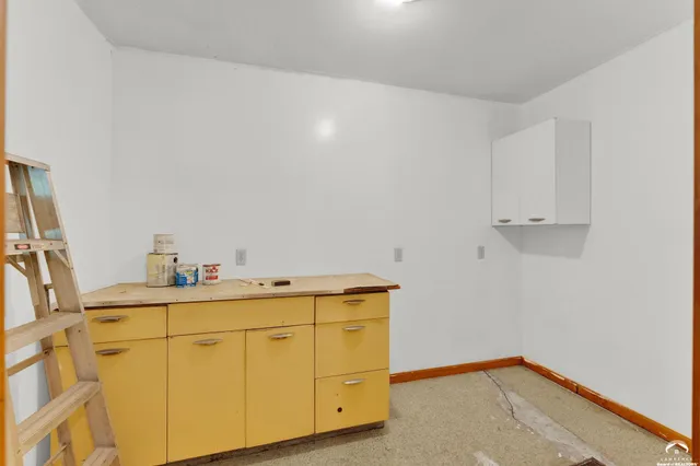 $179,900 | 420 East Woodson Avenue, Lecompton, KS 66050