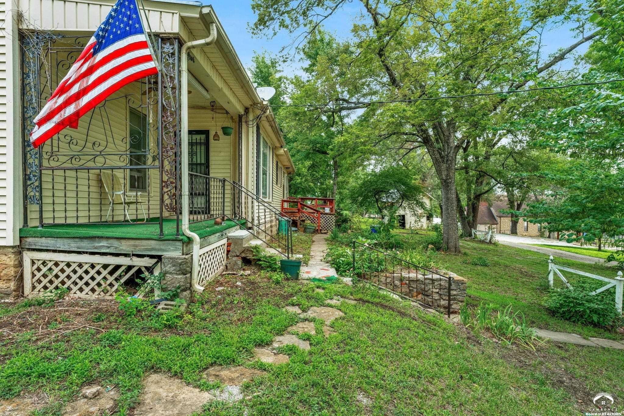 420 East Woodson Avenue Lecompton, KS 66050 - Photo 5 of 31