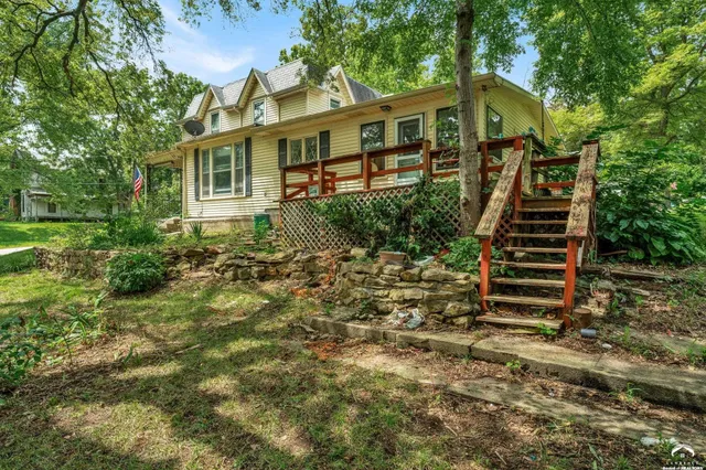 $179,900 | 420 East Woodson Avenue, Lecompton, KS 66050