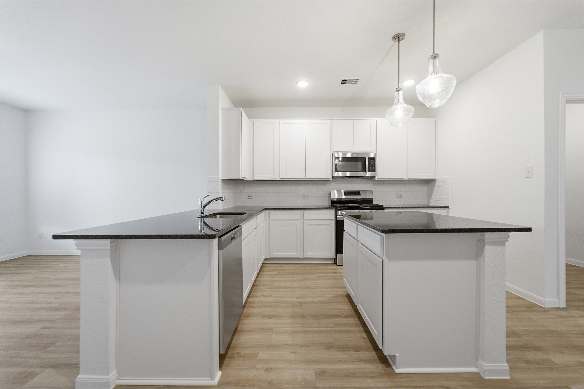 418 Monarch Trail Huntsville, TX 77340 - Photo 13 of 31