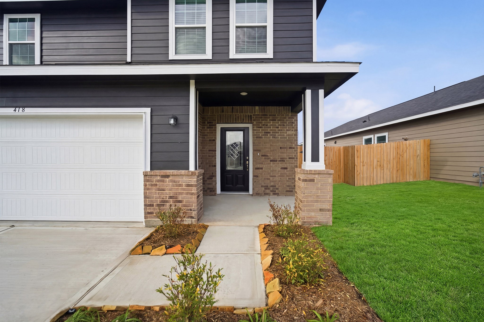 418 Monarch Trail Huntsville, TX 77340 - Photo 2 of 31