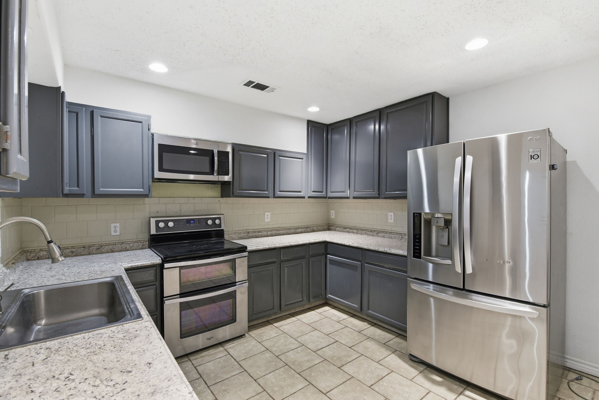 402 Anderson Road Livingston, TX 77351 - Photo 13 of 49