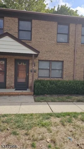 $2,500 | 79 East Cliff Street, Somerville, NJ 08876