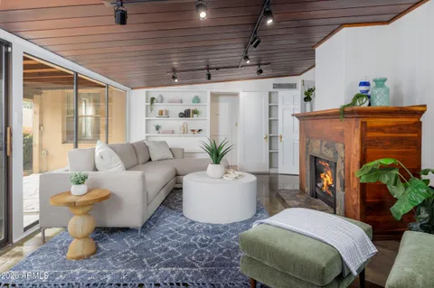 $995,000 | 301 West Holly Street, Phoenix, AZ 85003