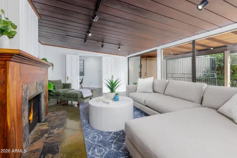 $995,000 | 301 West Holly Street, Phoenix, AZ 85003