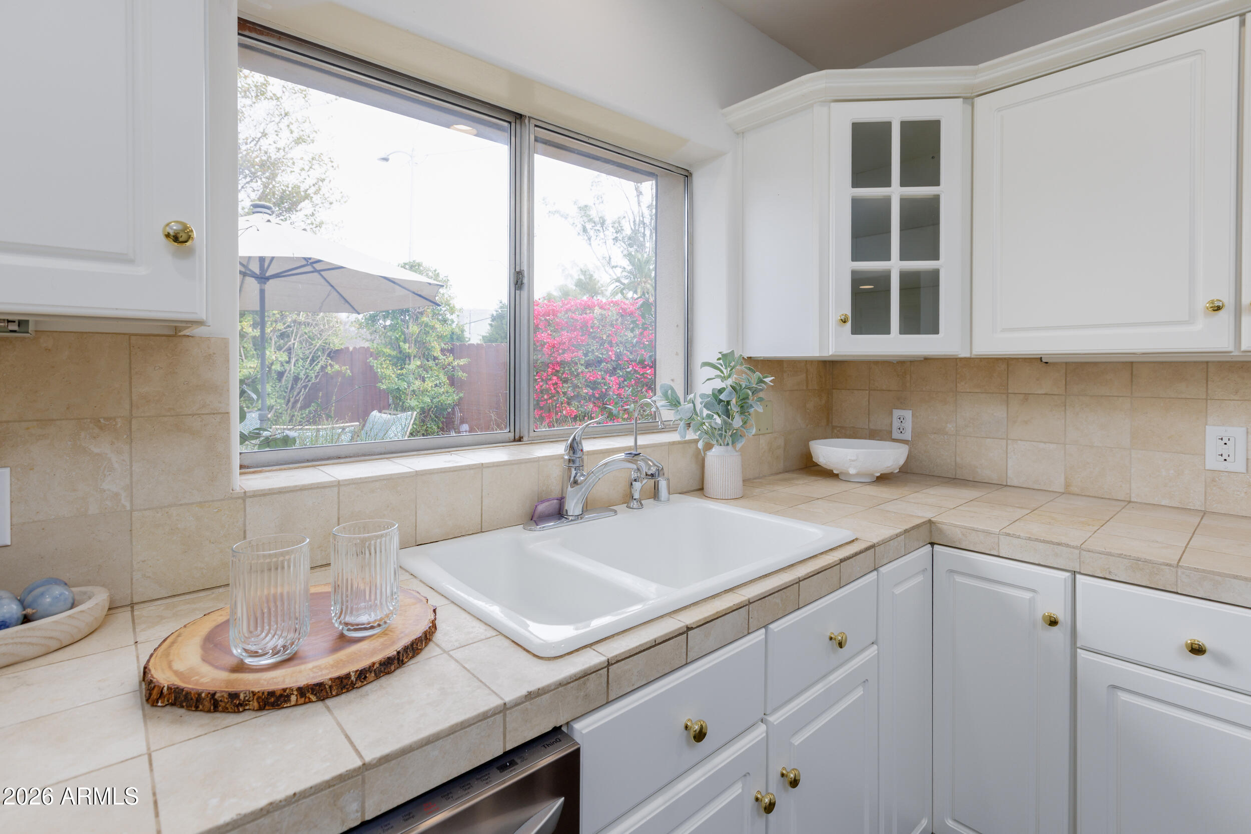 301 West Holly Street Phoenix, AZ 85003 - Photo 15 of 39 Kitchen