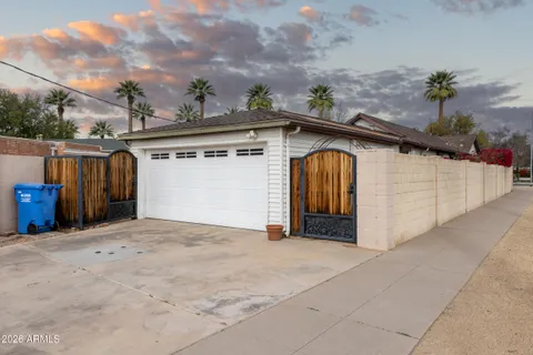 $995,000 | 301 West Holly Street, Phoenix, AZ 85003