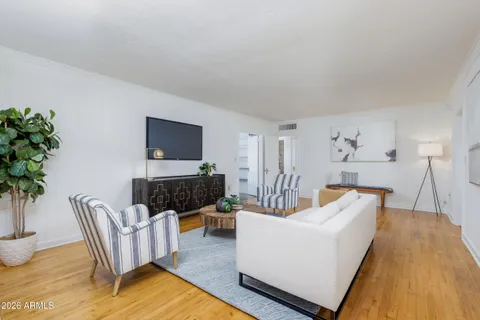 $995,000 | 301 West Holly Street, Phoenix, AZ 85003