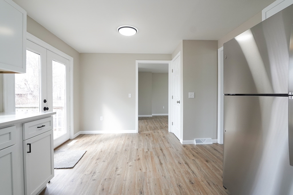 182 Jasper Street Springfield, MA 01109 - Photo 6 of 23
