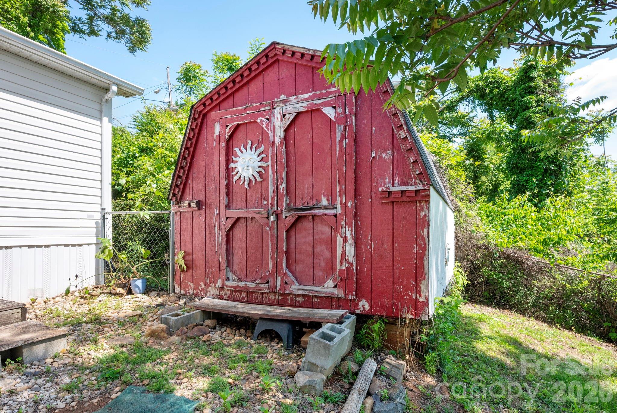 66 Green Oak Road Asheville, NC 28804 - Photo 32 of 35