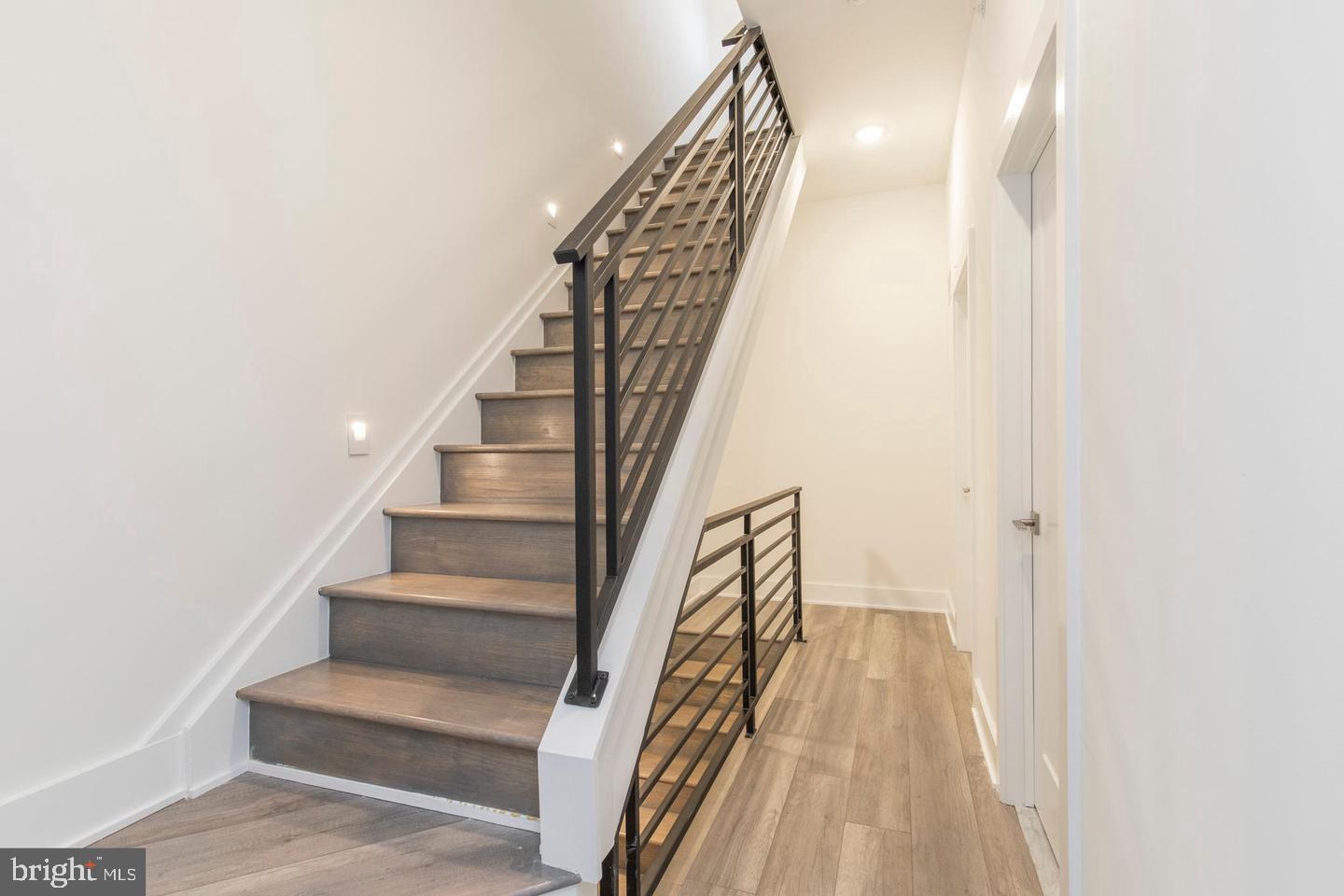 90 West Laurel Street, Unit C Philadelphia, PA 19123 - Photo 14 of 18 a view of entryway