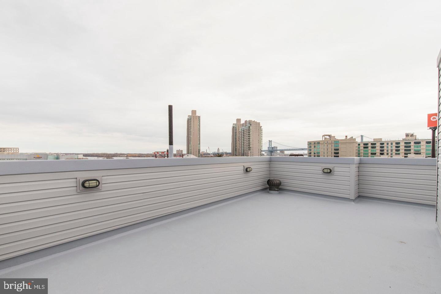 90 West Laurel Street, Unit C Philadelphia, PA 19123 - Photo 15 of 18 a view of outdoor space with city view