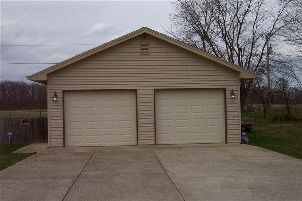 10266 Pentecost Road Indianapolis, IN 46239 - Photo 6 of 31