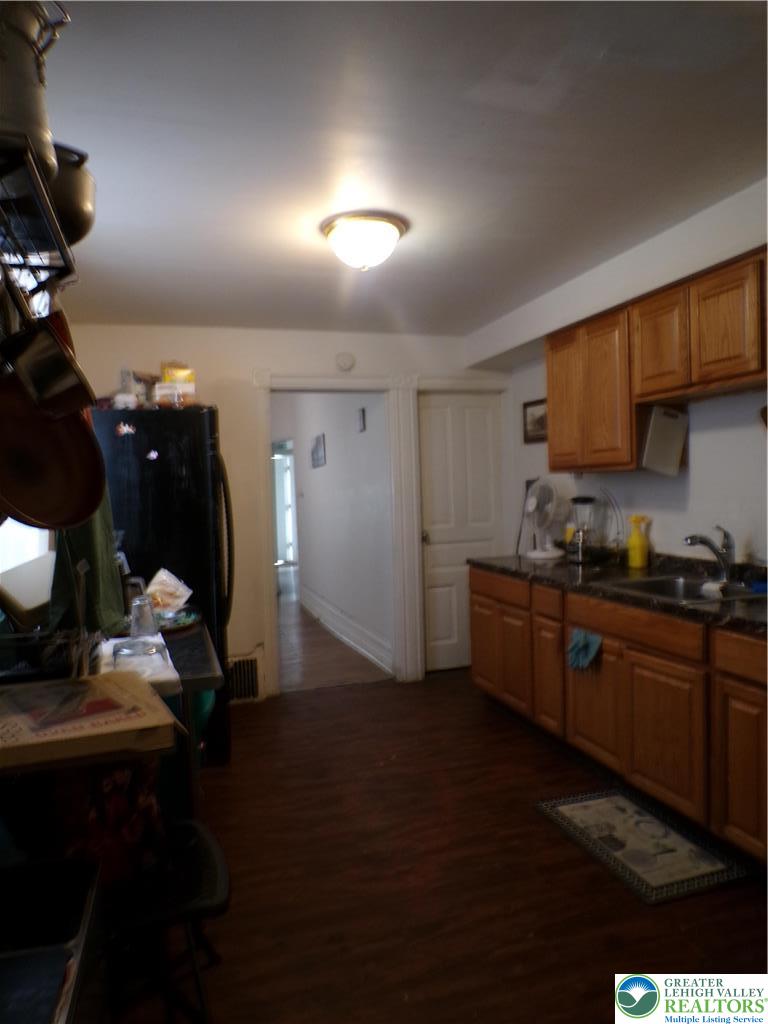 111 Ridge Avenue Allentown, PA 18102 - Photo 4 of 16 Kitchen