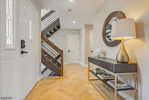 $785,000 | 35 Indian Run, Watchung, NJ 07069