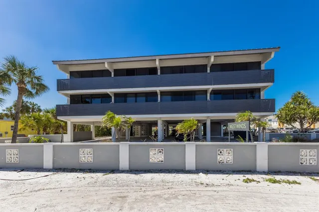 $899,000 | 6804 Gulf Drive, Unit 6804, Holmes Beach, FL 34217