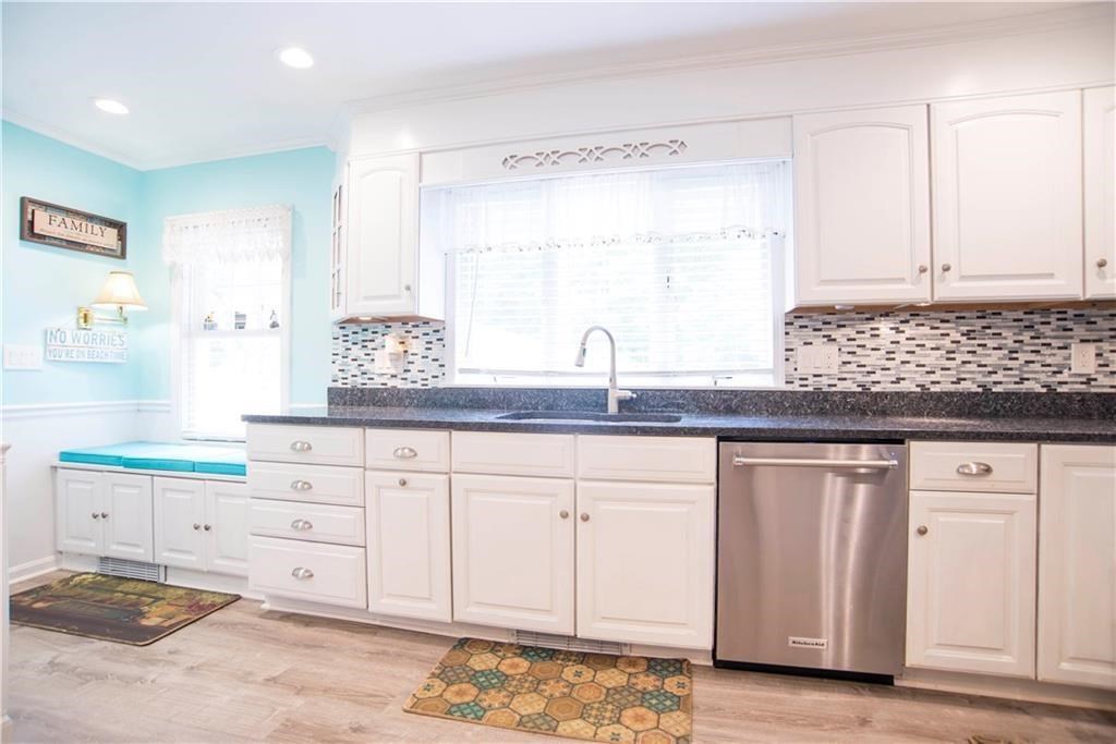 226 Old River Road Lincoln, RI 02865 - Photo 4 of 38