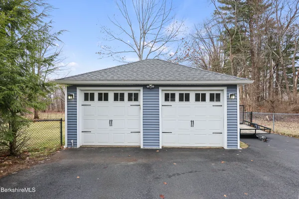 a view of a yard with a fountain