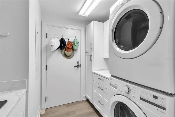 $785,000 | 393 North Point Road, Unit 401, Osprey, FL 34229