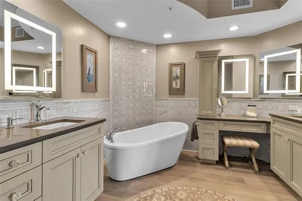 $785,000 | 393 North Point Road, Unit 401, Osprey, FL 34229